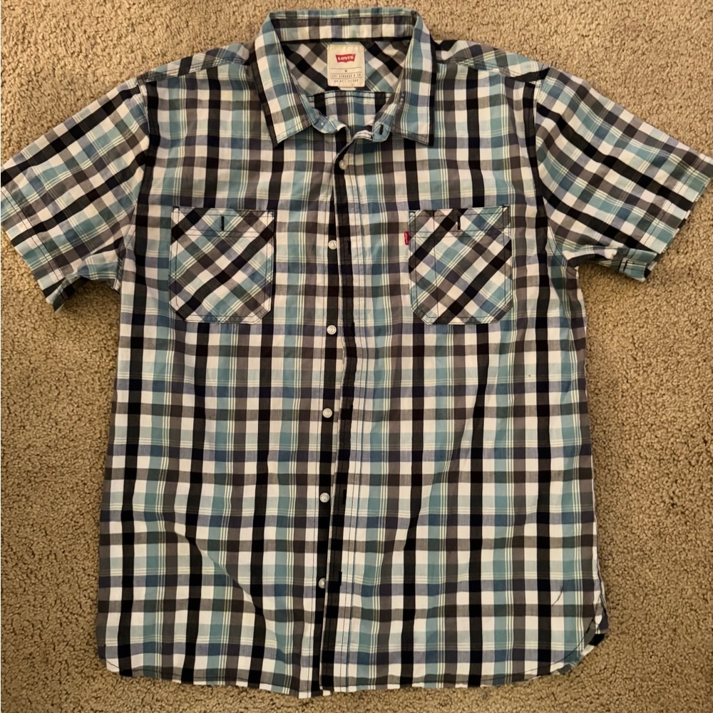 Levi’s short sleeve button down shirt